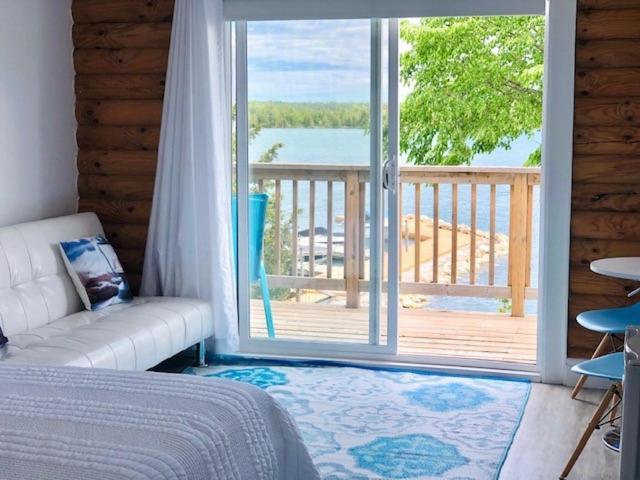 Tamarac Island Motel Stokes Bay ภายนอก รูปภาพ